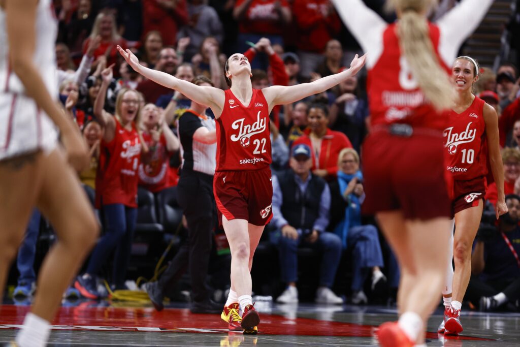 Caitlin Clark’s fourth quarter heroics nearly lead Fever to win