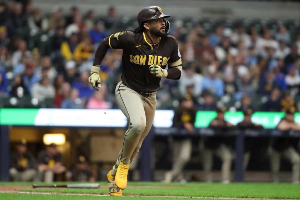 NL West odds: Padres payout would be huge in close division race with Dodgers