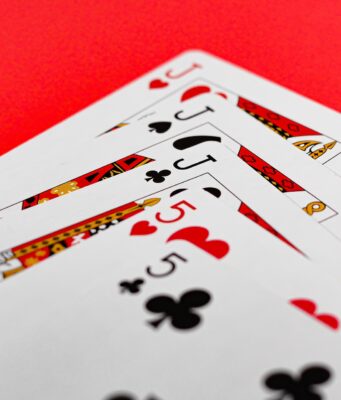 Blackjack Side Bets Explained: Perfect Pairs, 21+3 and the House Edge