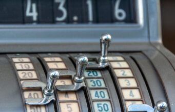 How Embedded Finance Changes How You Pay For Everything